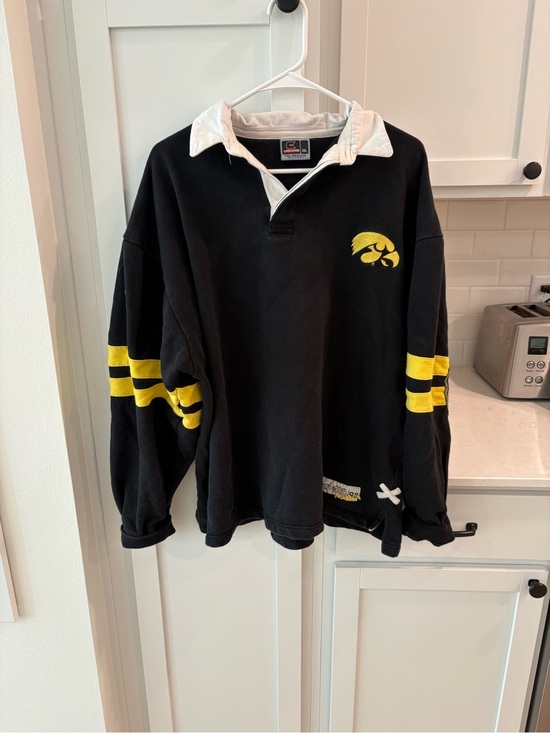 Colosseum Other - Colosseum Black Pullover with White Collar